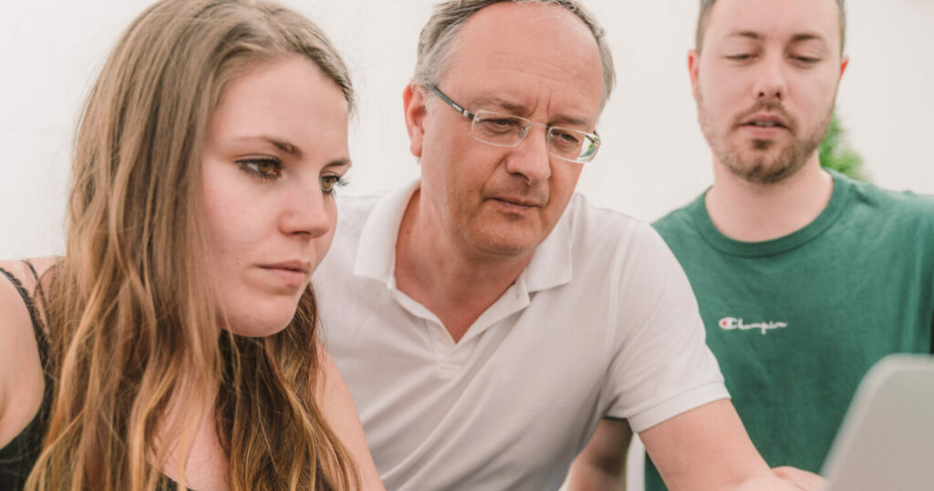 Dümmer, als die Polizei erlaubt Dümmer, als die Polizei erlaubt