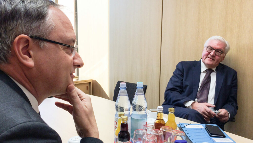 An der Spitze der SPD-Landesdelegation zur Wahl des Bundespräsidenten An der Spitze der SPD-Landesdelegation zur Wahl des Bundespräsidenten