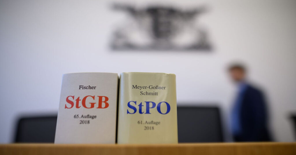 Polizei-Affäre: Kretschmann und die ganz schwarzen Abgründe der CDU Polizei-Affäre: Kretschmann und die ganz schwarzen Abgründe der CDU